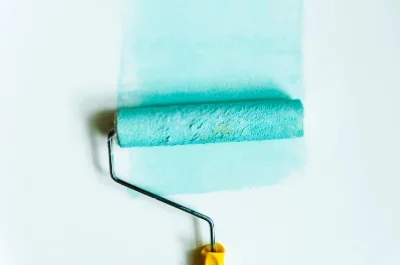 Peinture intérieure dans les Hautes-Alpes — murs, plafonds et boiseries